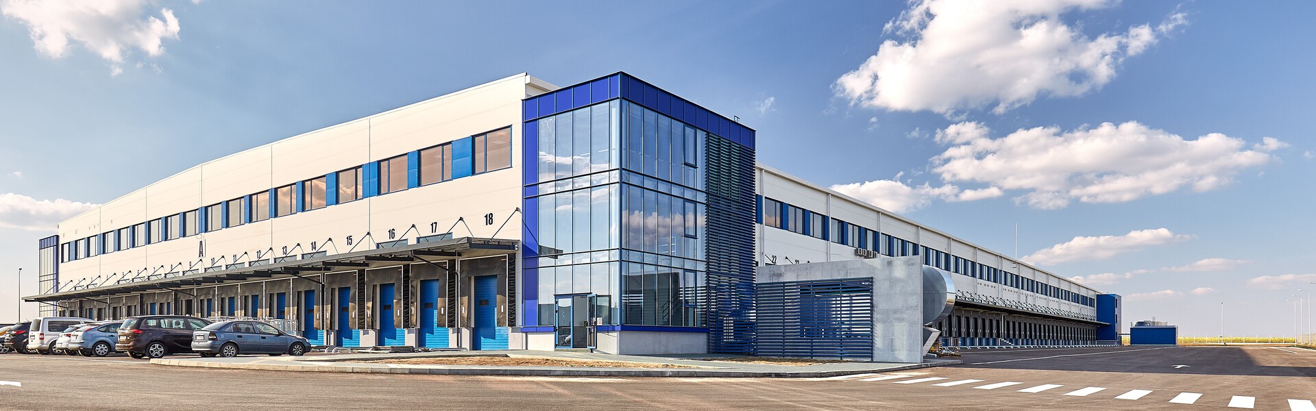 FAN Courier Express - Clădire de birouri și hală de sortare a corespondenței